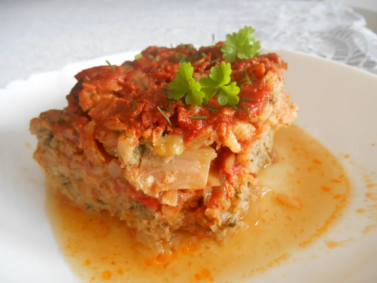 Zapiekanka gołąbkowa w naczyniu żaroodpornym