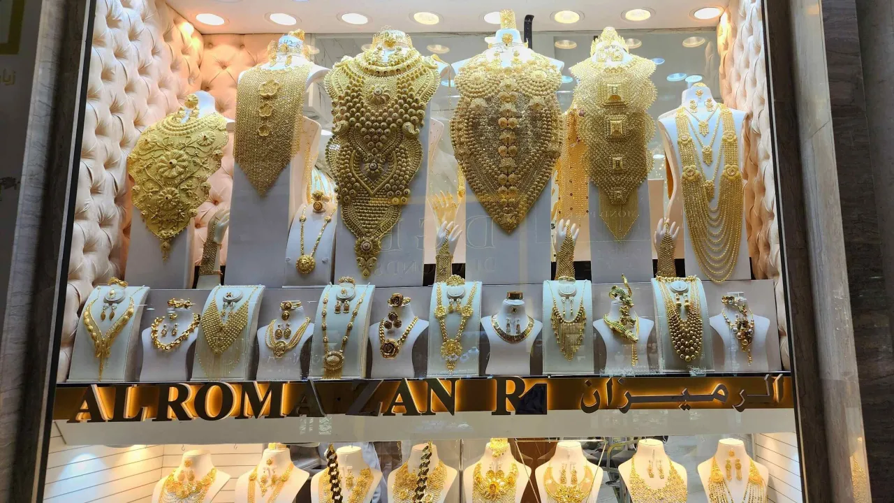 Dubai International Airport duty free shopping