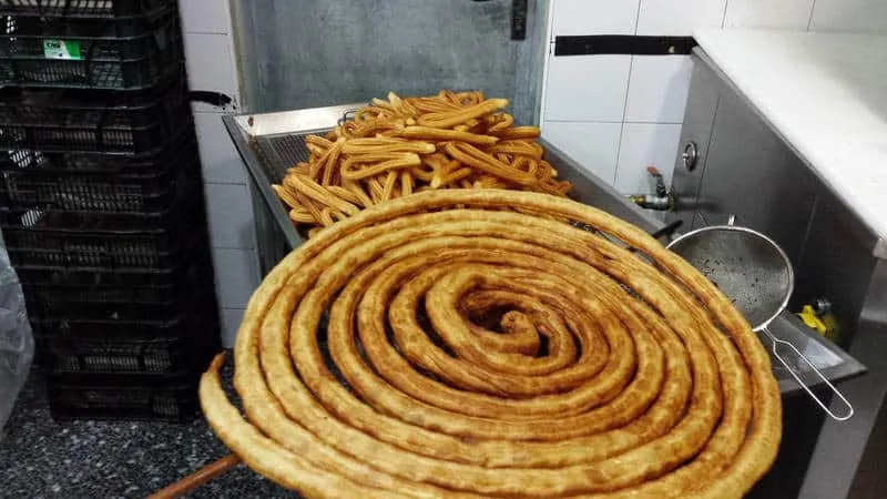 Zdjęcie A qué hora abren las churrerías y cómo no perderte sus delicias