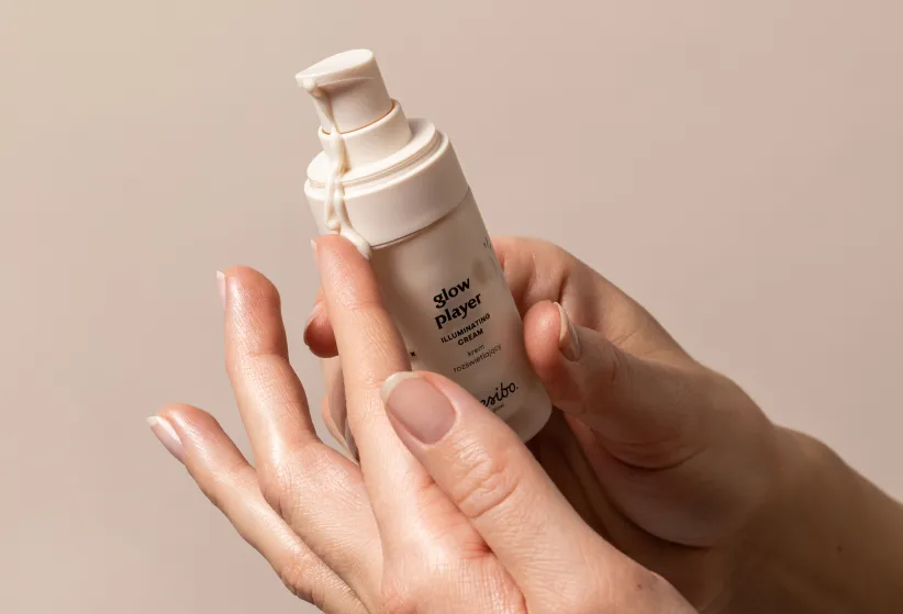 krem rozświetlający konsystencja i aplikacja