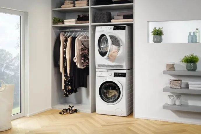 Nowoczesna suszarka bębnowa w pralni
