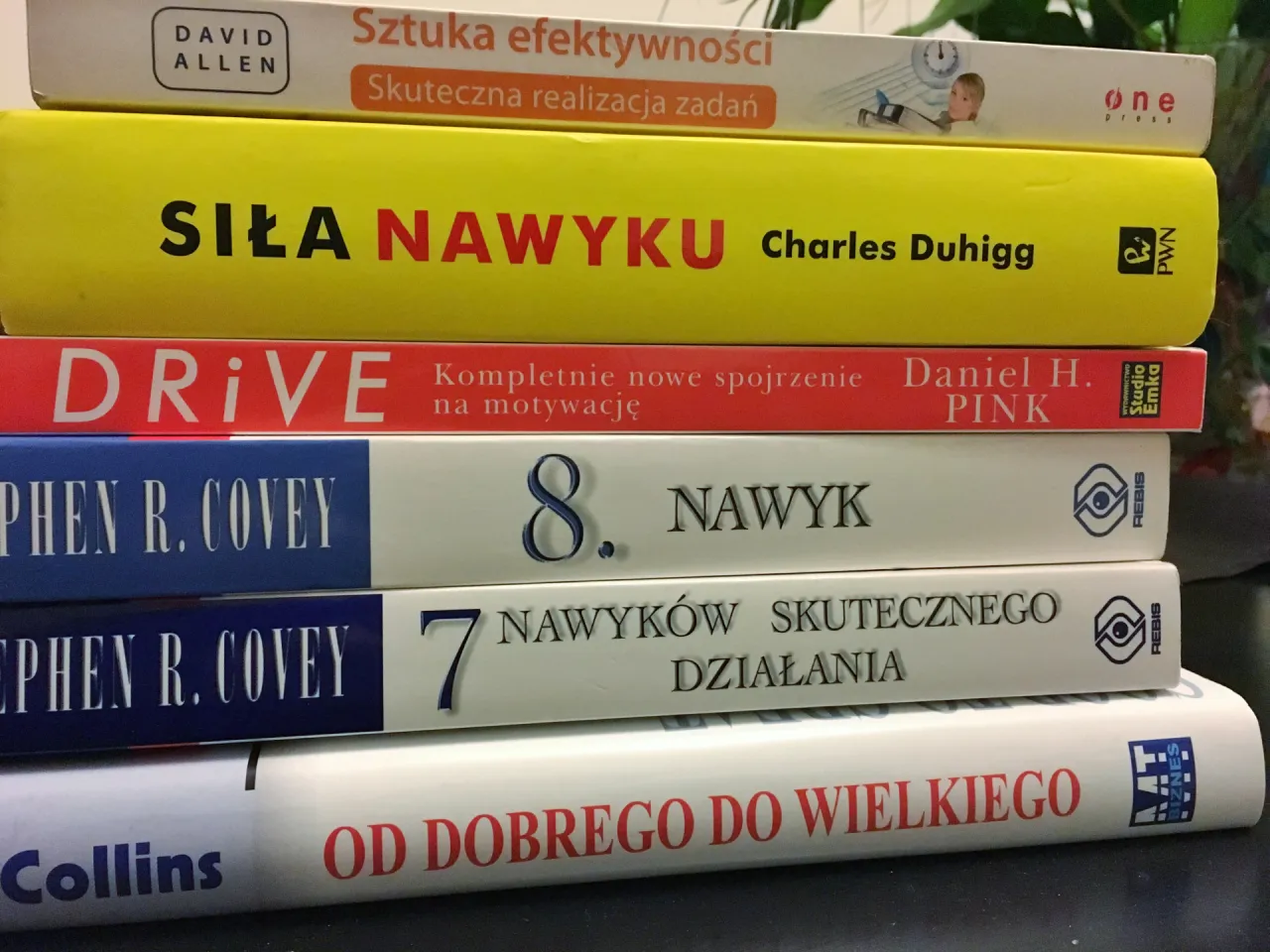 książki o nawykach stos