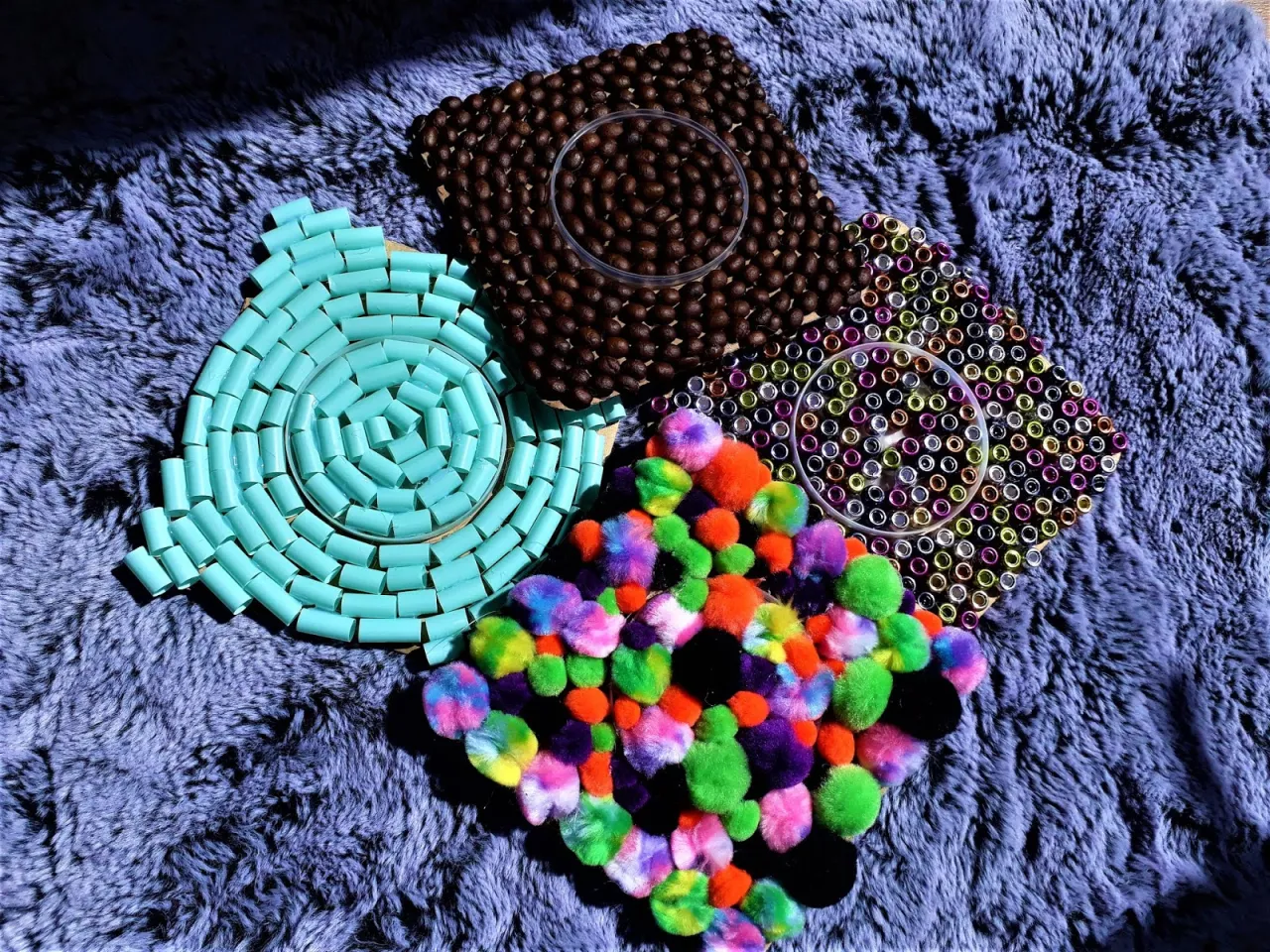 r&oacute;żne faktury puzzli sensorycznych