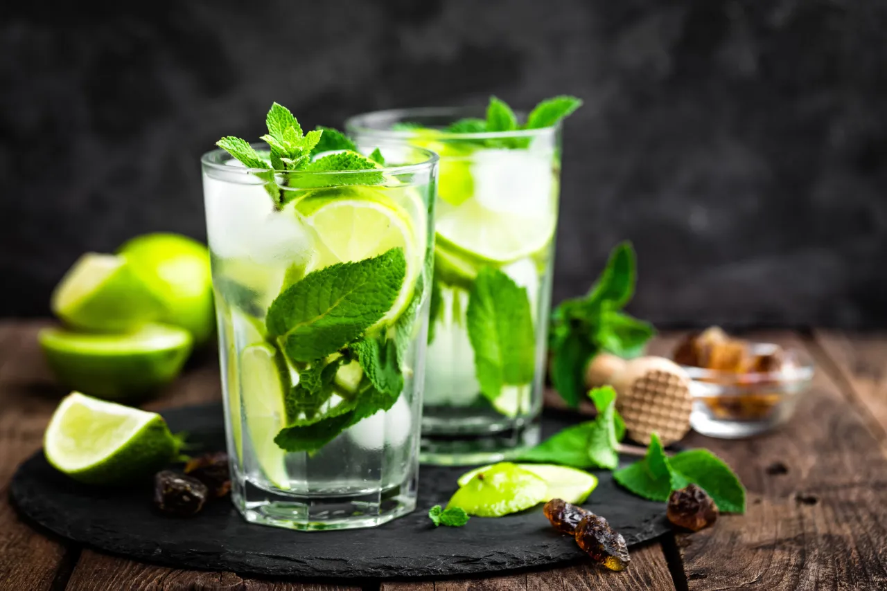 Thermomix przygotowujący Mojito