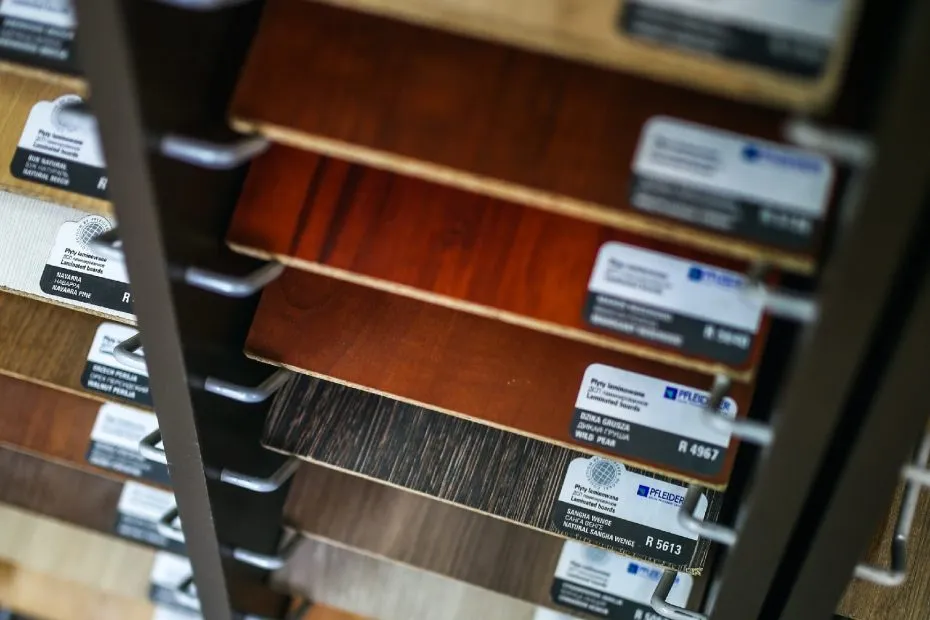 etykieta opakowania paneli podłogowych z metrażem