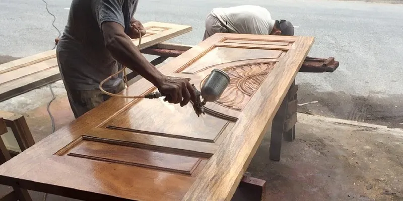 narzędzia do renowacji drzwi wewnętrznych