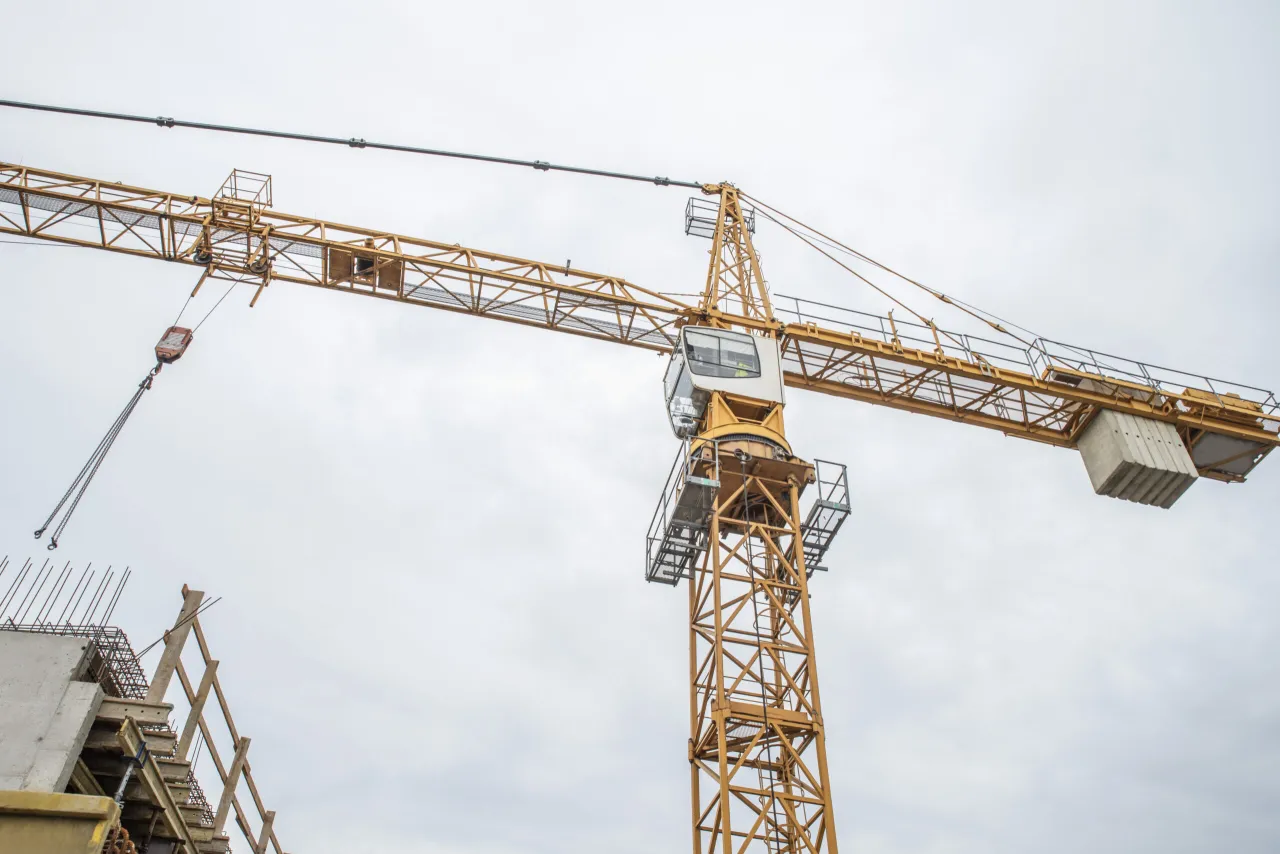 panel sterowania żurawia wieżowego z czujnikami