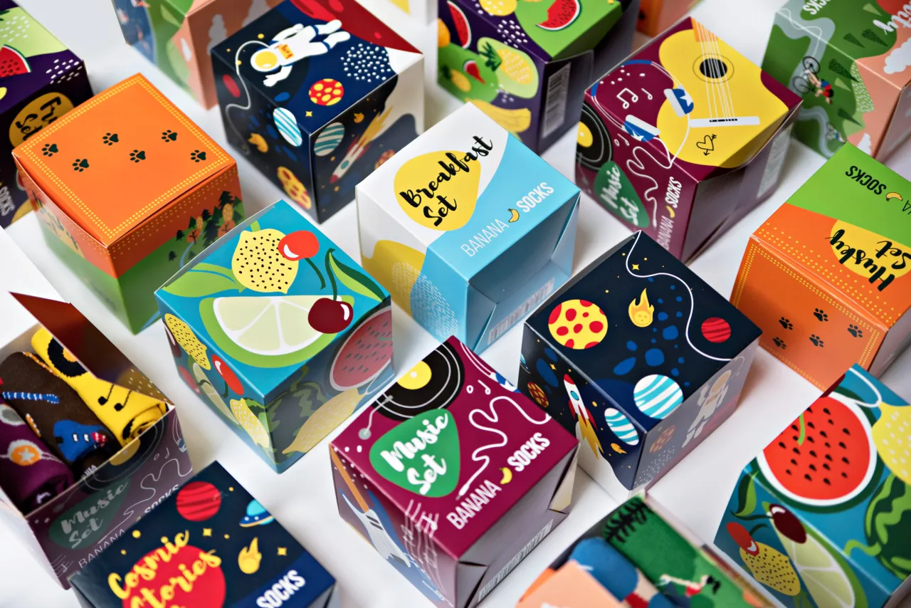 materiały do pakowania skarpetek na prezent