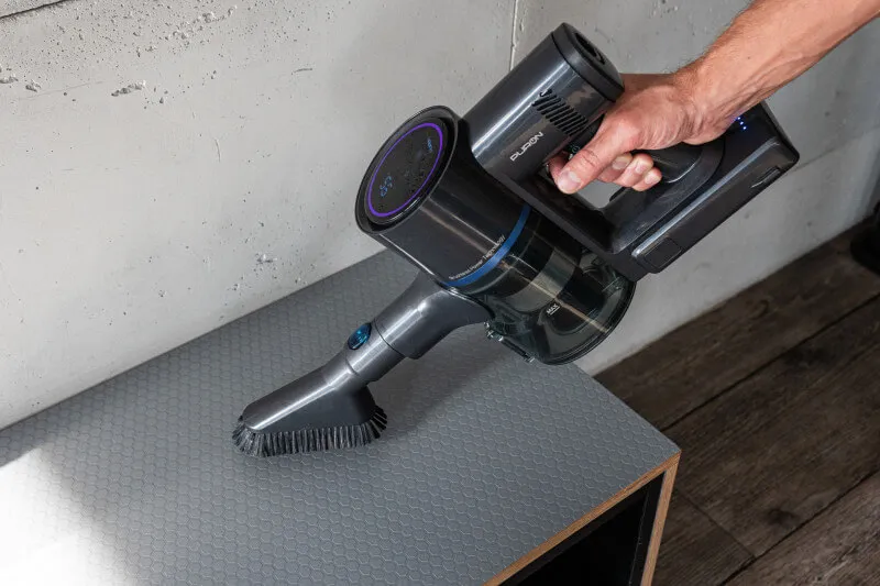 odkurzacz pionowy z funkcją mopowania stacja opr&oacute;żniająca