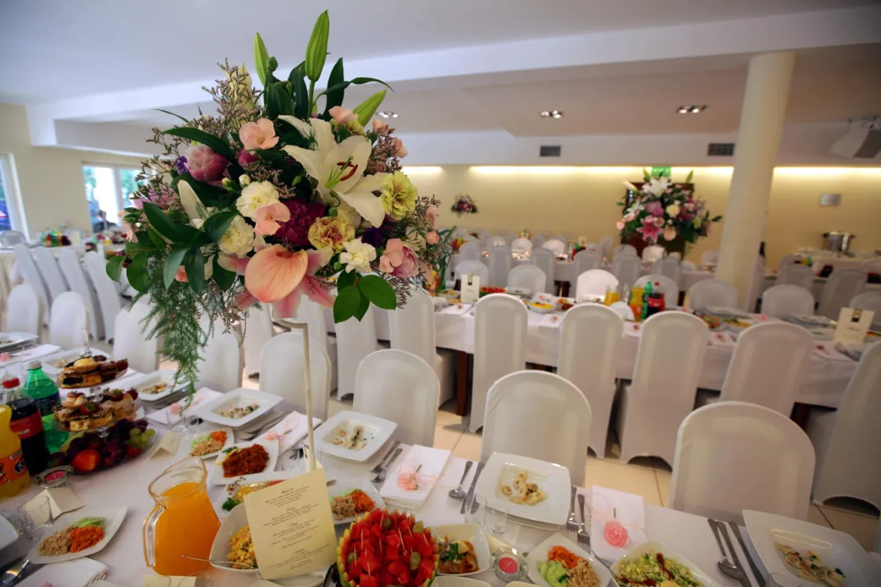 Leśny Dworek Kielce restauracja wnętrze