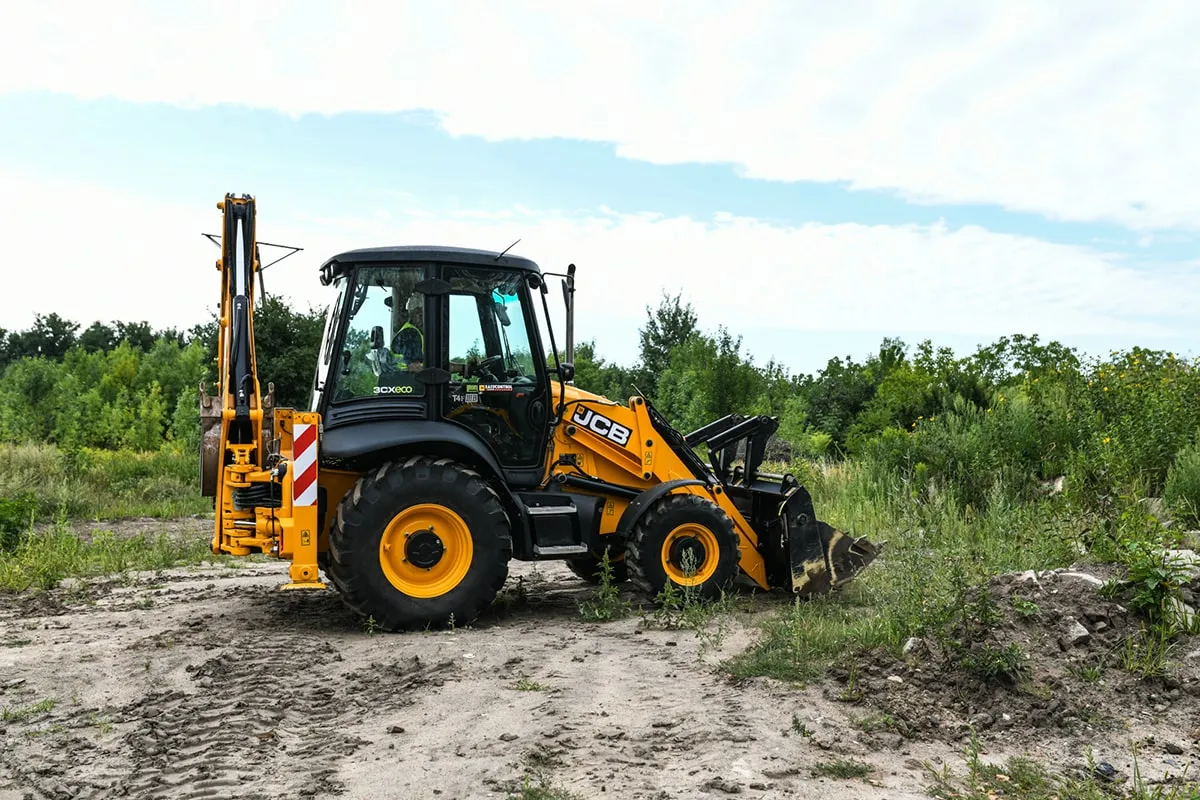 operator koparko-ładowarki JCB 3CX