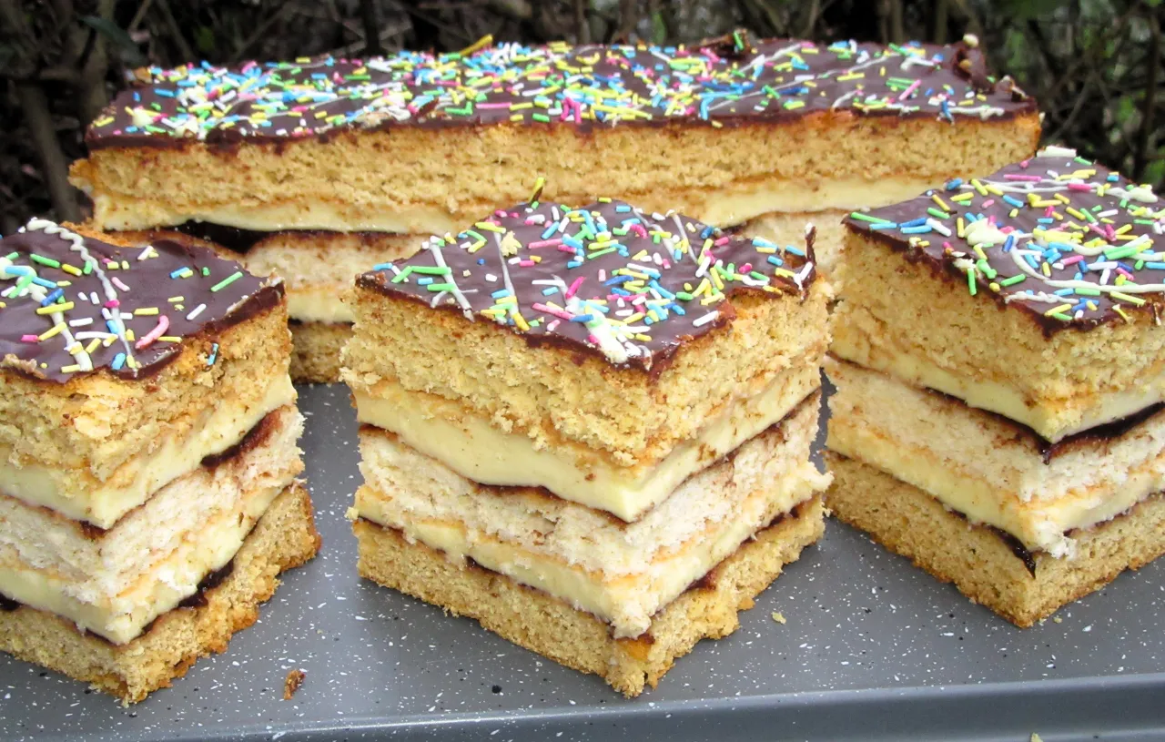 Ciasto Kr&oacute;lewicz gotowe, przekr&oacute;j