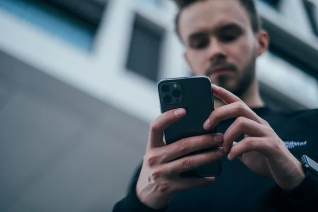 Zdjęcie Jak uruchomić aparat w telefonie i uniknąć problemów z kamerą