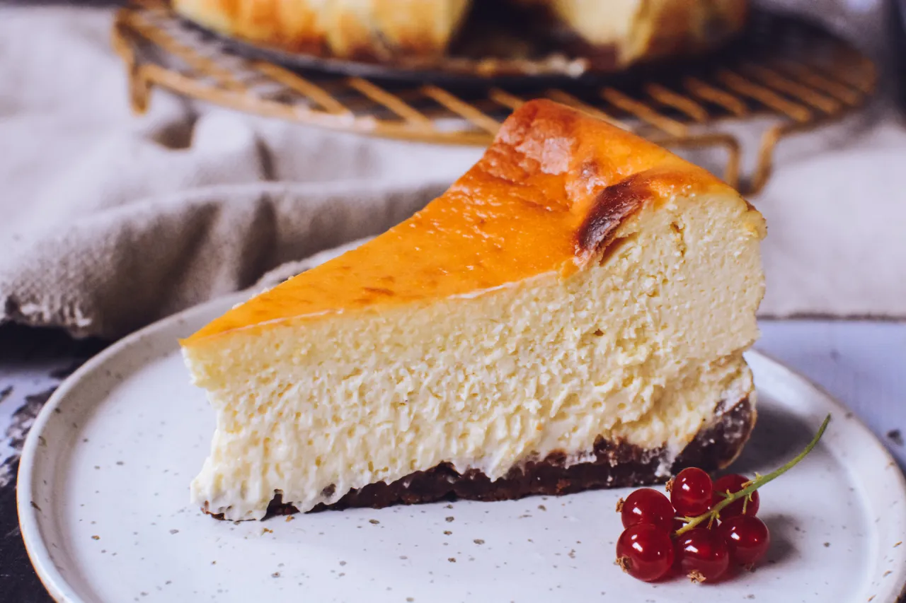 Sernik idealny bez pęknięć