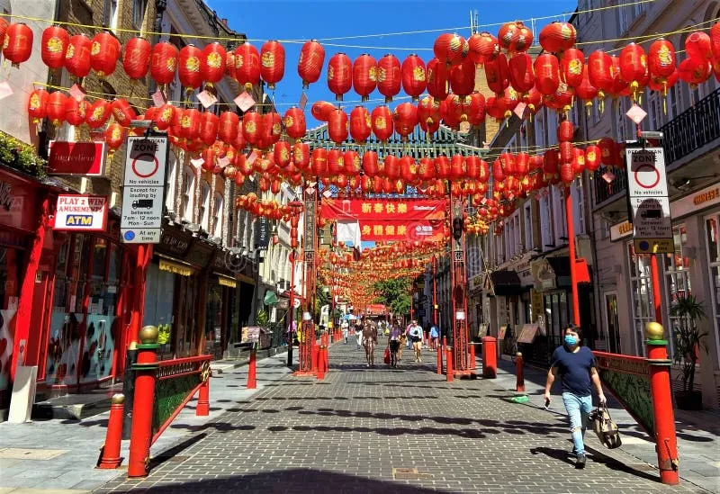 Chinatown Londyn Gerrard Street lampiony