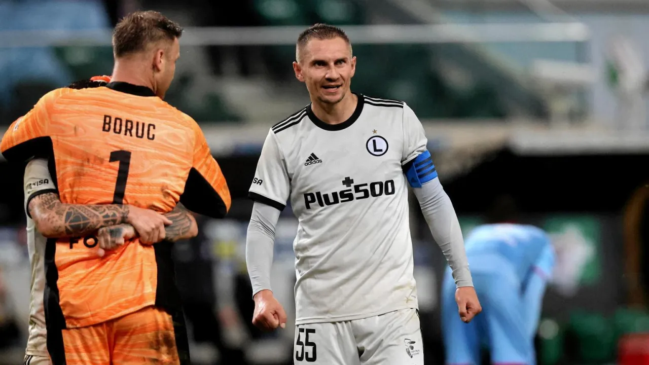 Por&oacute;wnanie zarobk&oacute;w piłkarzy Ekstraklasa Europa