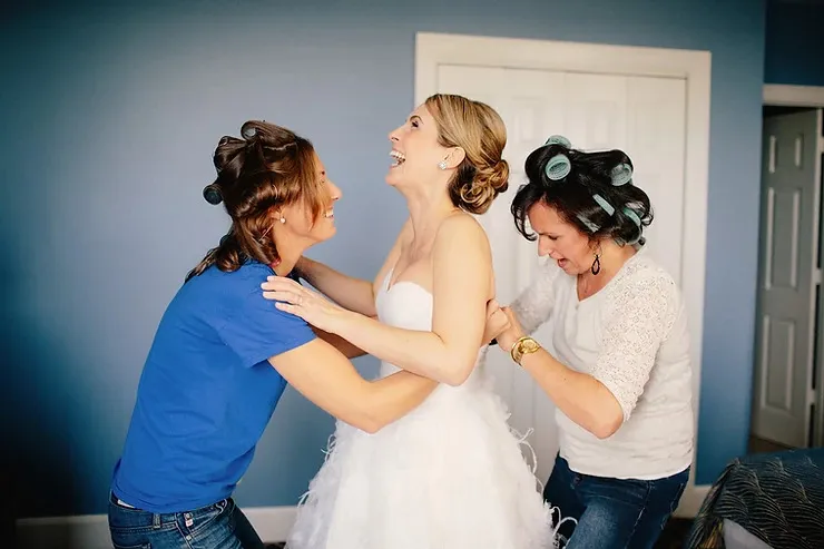 para planująca ślub, narzeczeni rozmawiają o weselu