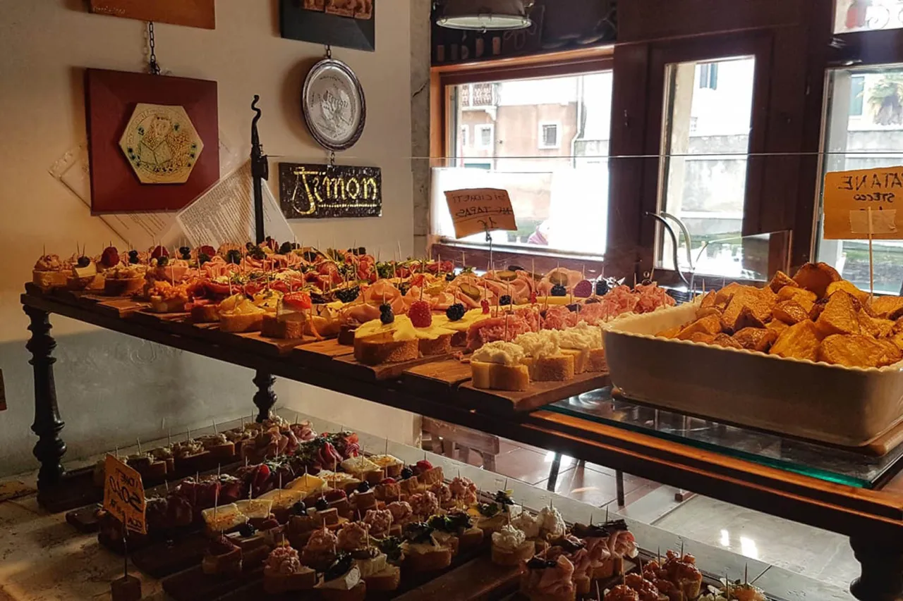 Bacaro veneziano interno cicchetti bancone