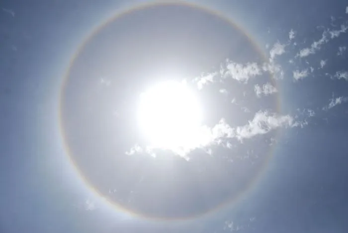 Symulacja efektu halo i olśnienia przy zaćmie