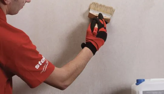 przygotowanie ściany pod panele dekoracyjne gruntowanie