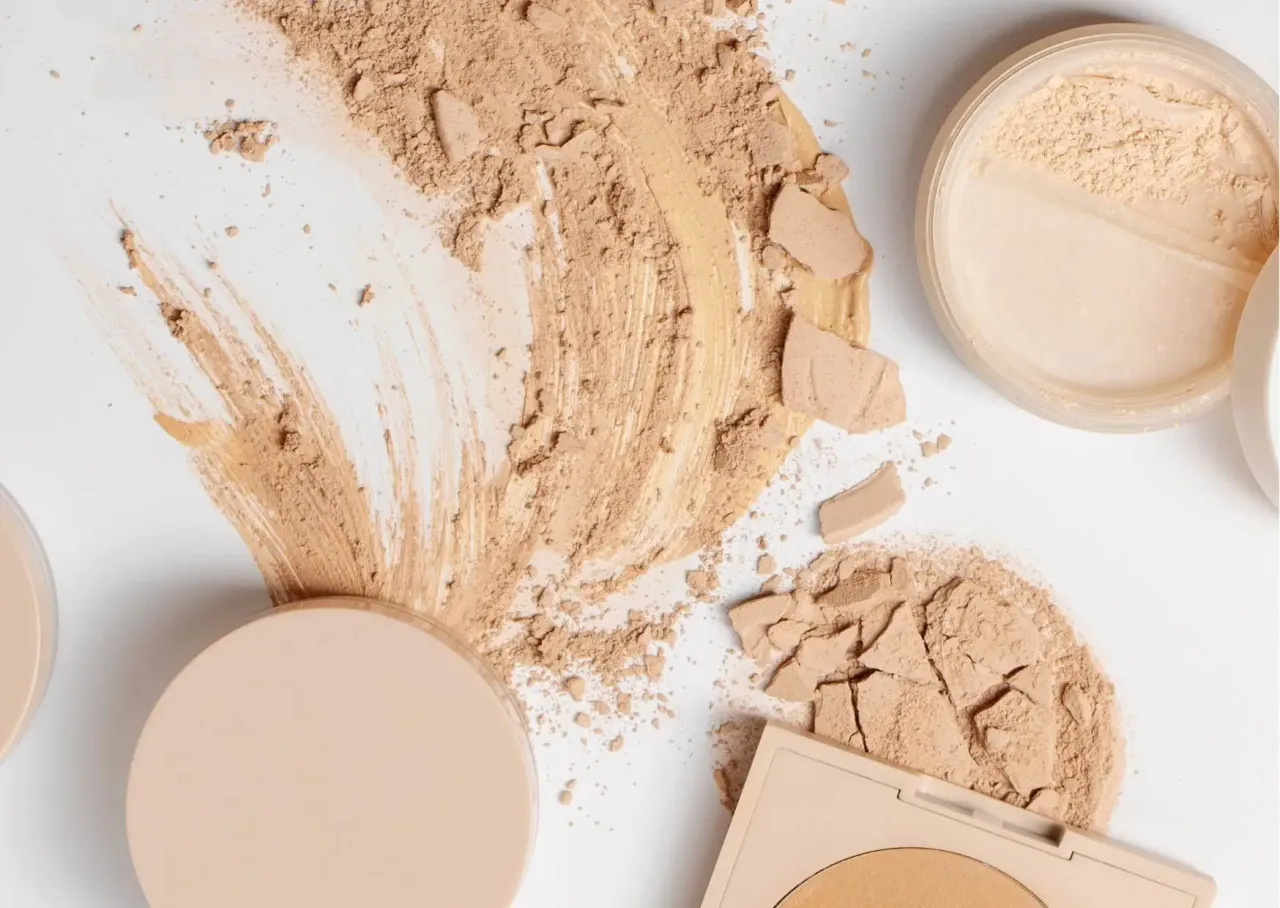 Różne rodzaje podkładów do twarzy, podkład mineralny, fluid, krem BB