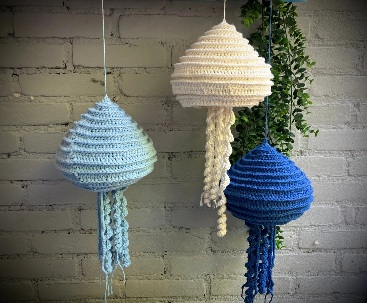 r&oacute;żne rodzaje wł&oacute;czek na szydełkowy abażur