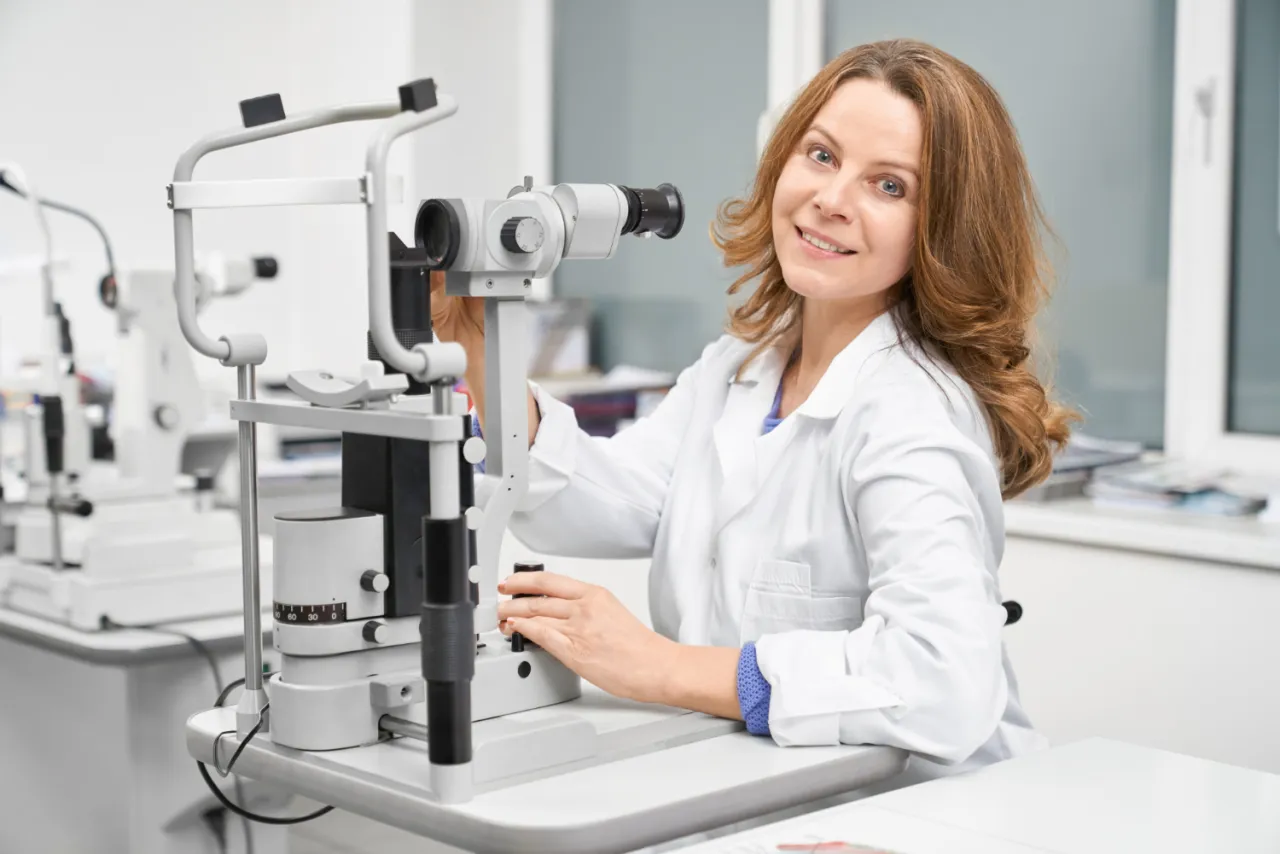 badanie wzroku foropter tablica snellena