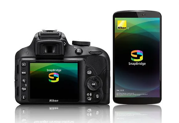 Aparat Nikon z aplikacją SnapBridge na smartfonie