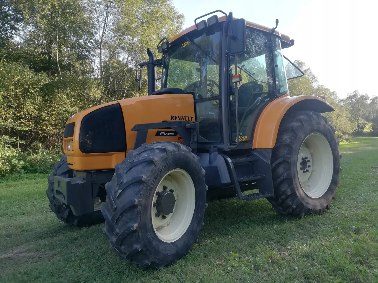ciągnik Renault Ares