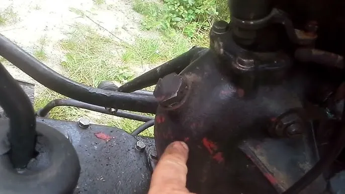 Zdjęcie Co ile motogodzin wymiana oleju w C-330? Kluczowe informacje dla właścicieli