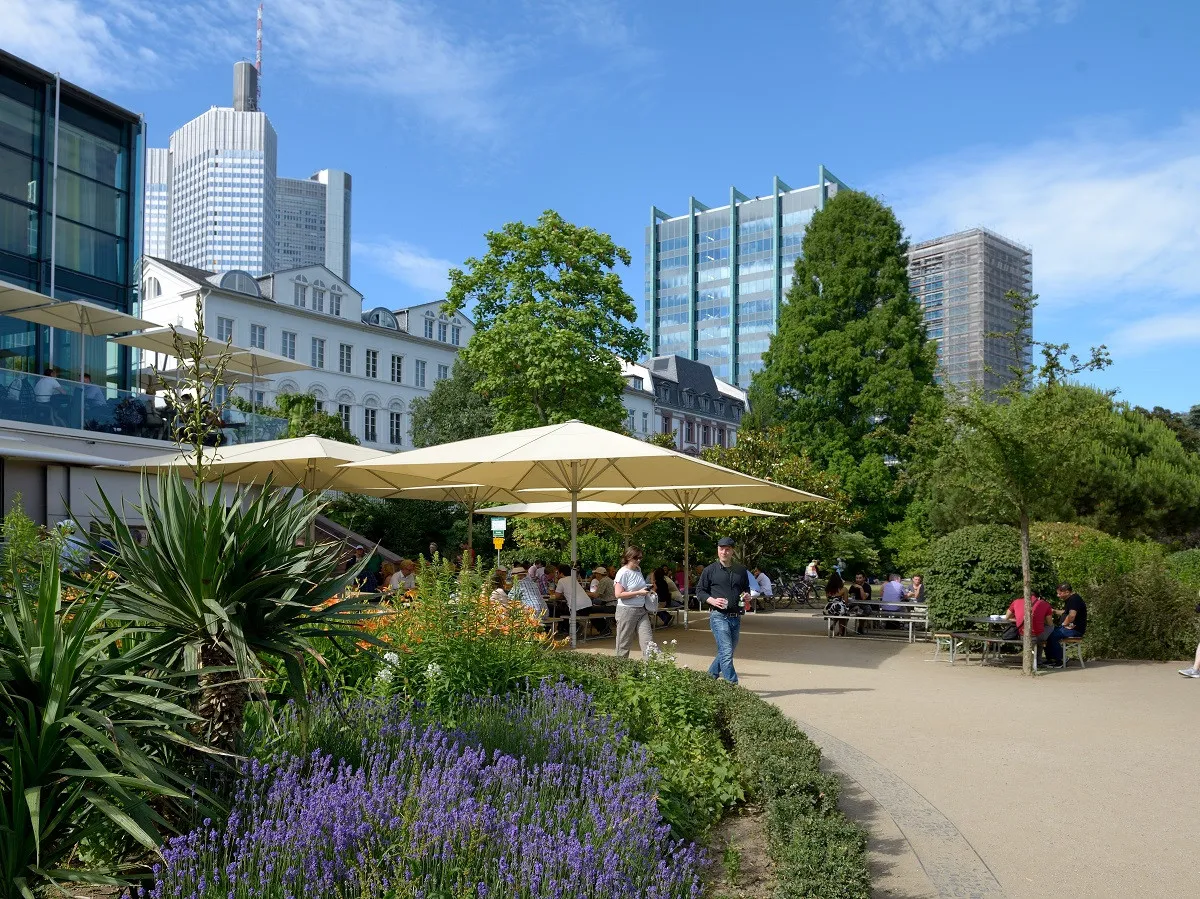 Frankfurt Main Nizza Park mediterrane Atmosph&auml;re