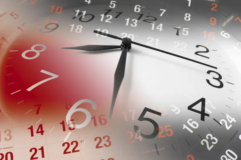 znak zakazu nadgodzin, praca w nocy zakaz