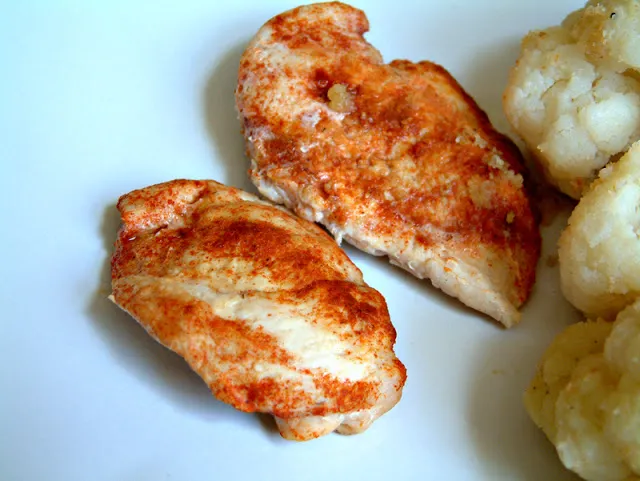 Zdjęcie Soczysta pierś z kurczaka bez tłuszczu? Sprawdź dietetyczny przepis!