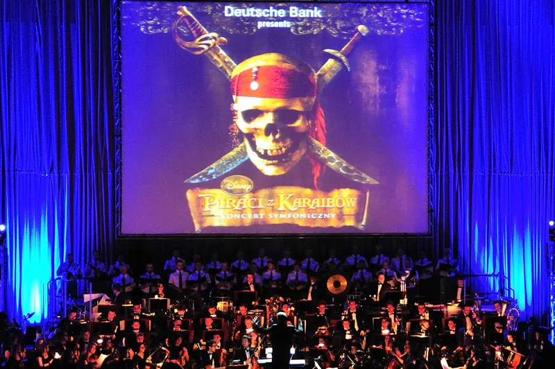 Koncert muzyki filmowej Piraci z Karaib&oacute;w orkiestra
