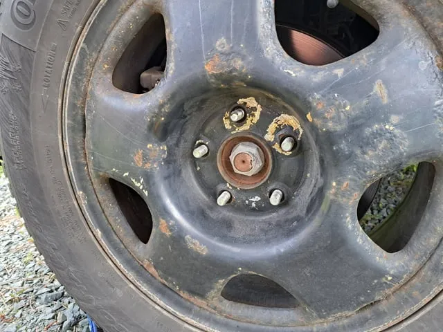 zapieczona piasta felga naczepa korozja