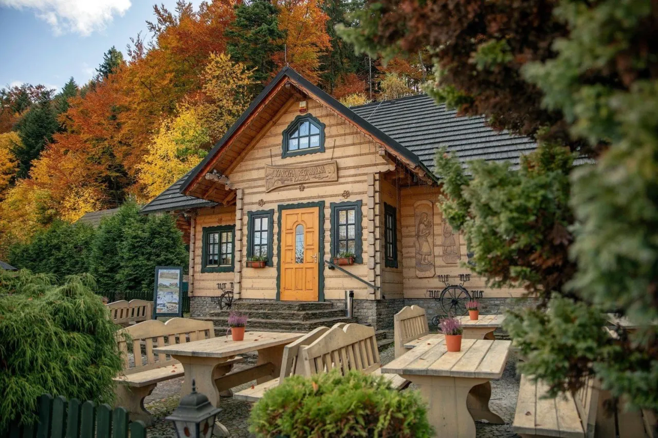 Tradycyjna karczma Beskidy, regionalne jedzenie Wisła