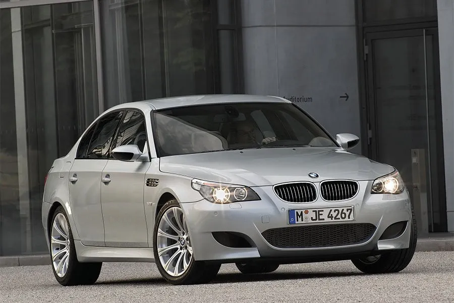BMW E60 sedan i touring