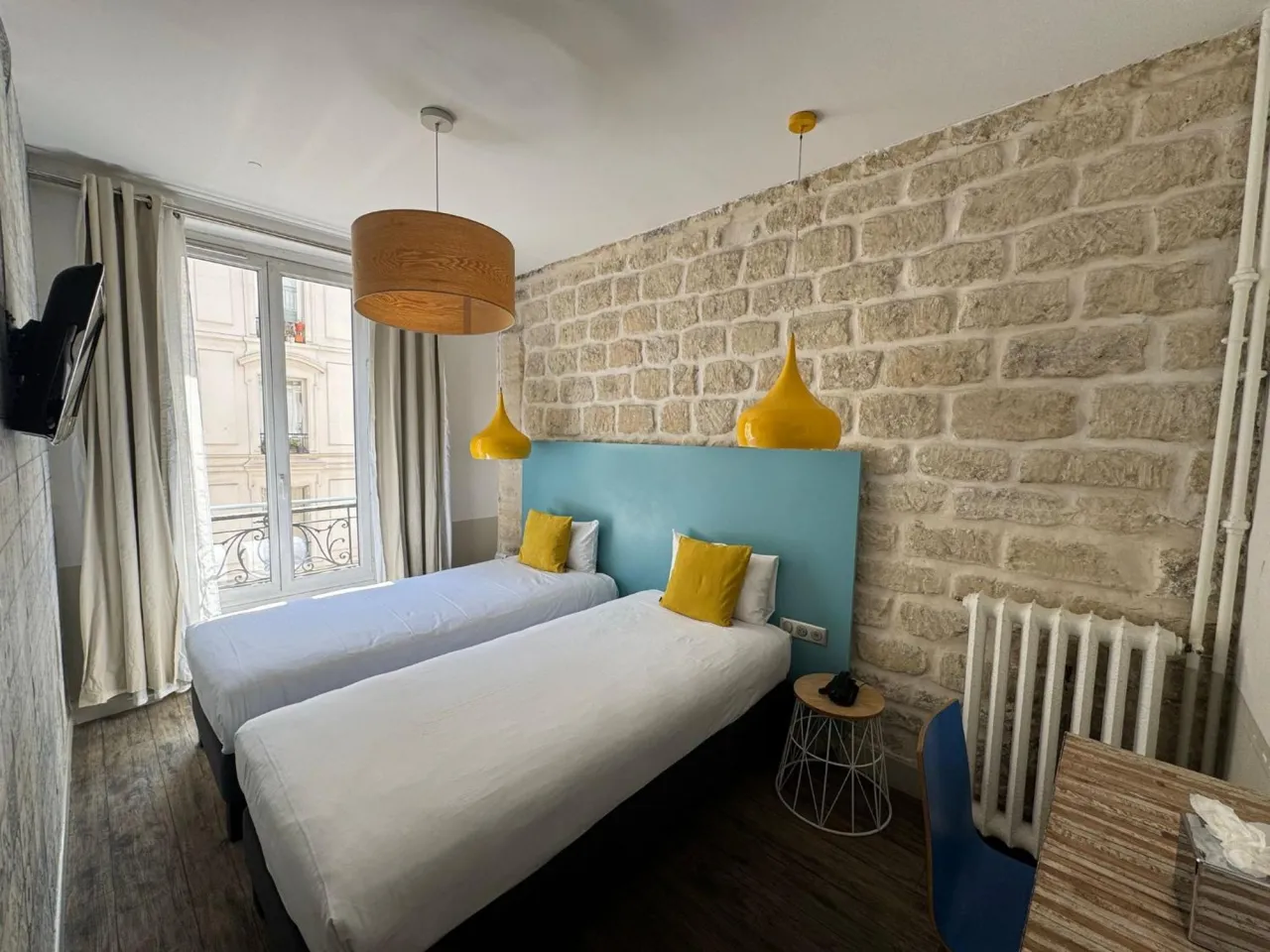 R&oacute;żne typy zakwaterowania Paryż hotel apartament hostel