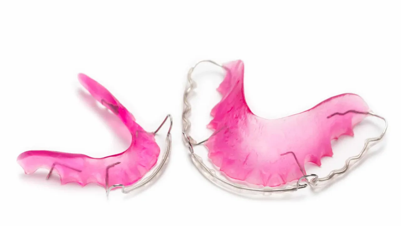 jak czyścić nakładkę retencyjną