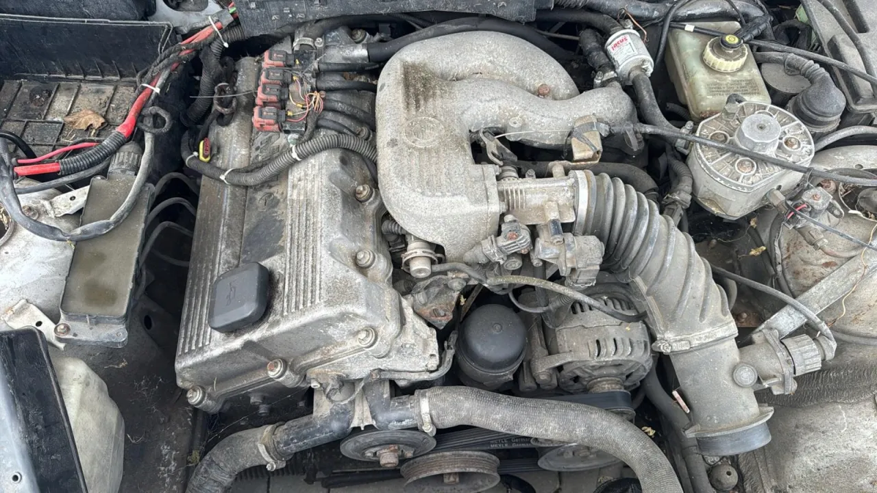 BMW E36 silnik benzynowy 4 cylindrowy