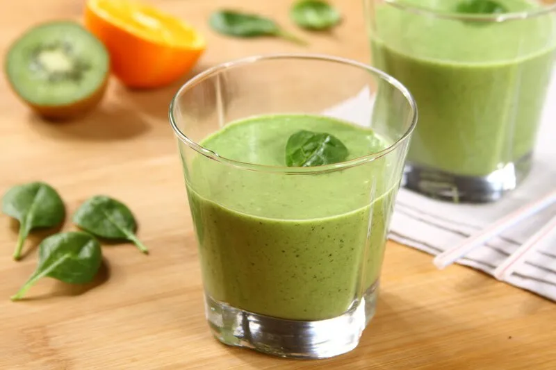 koktajl ze szpinaku świeży zielony