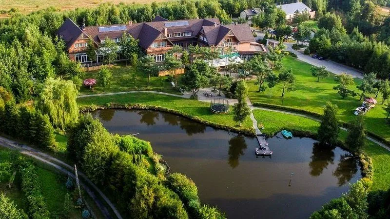hotel nad jeziorem pomorskie dla dzieci atrakcje