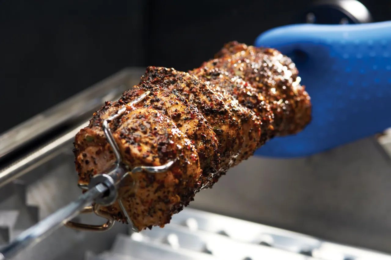 kebab na rożnie w budce, rożen kebabowy