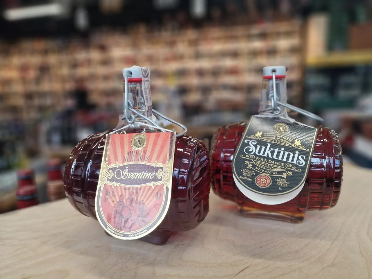 Dwie butelki miodu pitnego, 