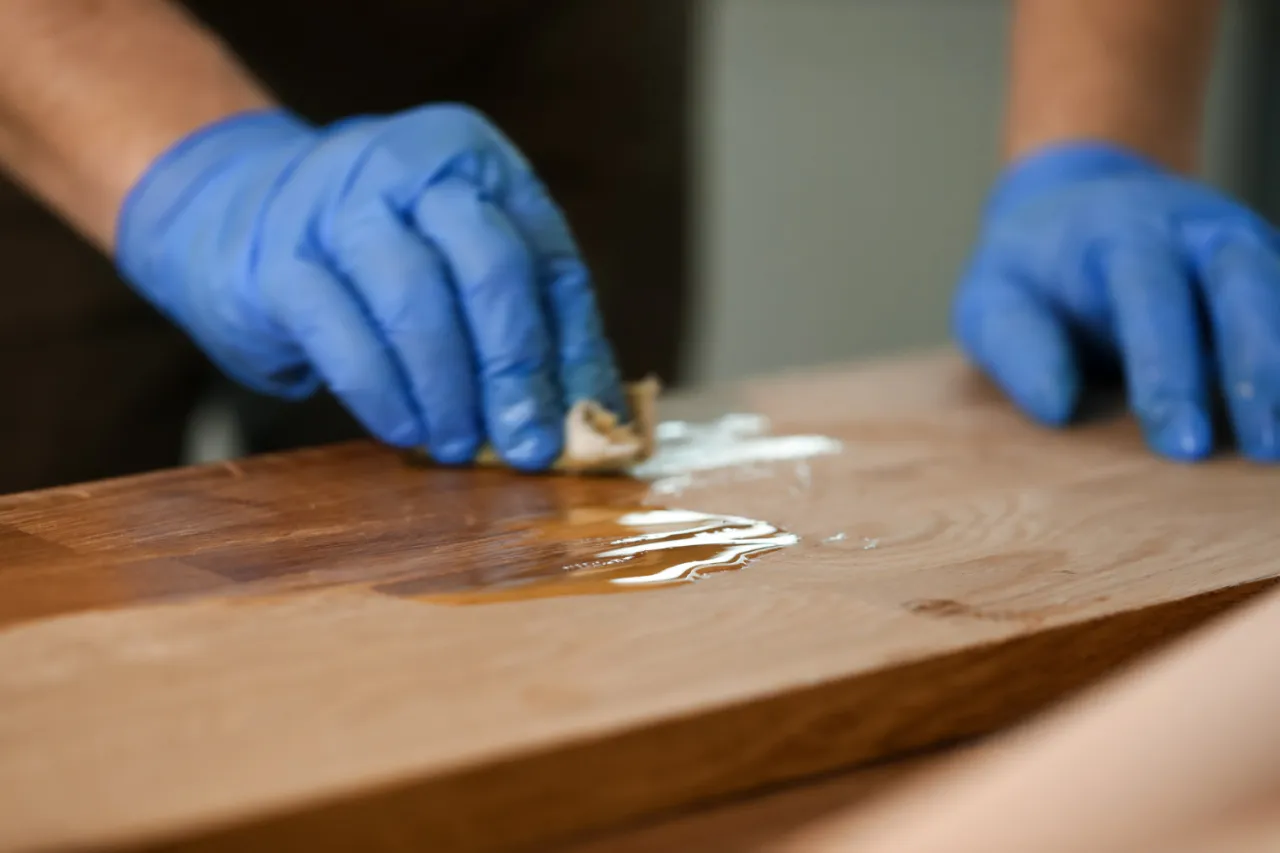 uszkodzony blat laminowany wilgoć