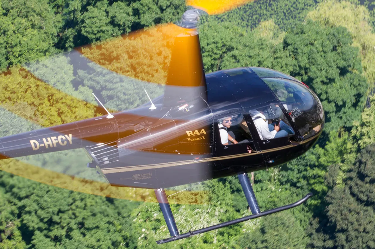 Helikopter widokowy nad miastem Polska