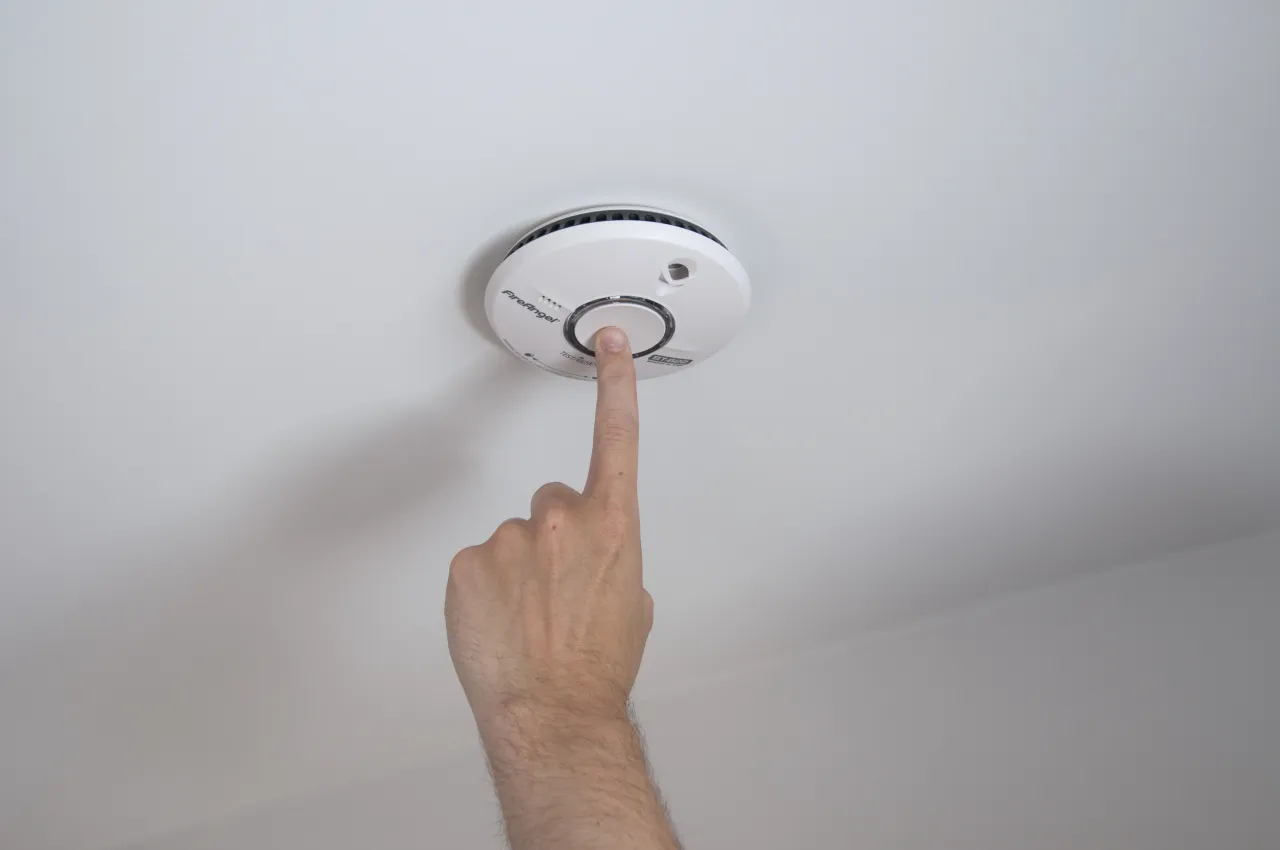 czujnik czadu sypialnia bezpieczeństwo