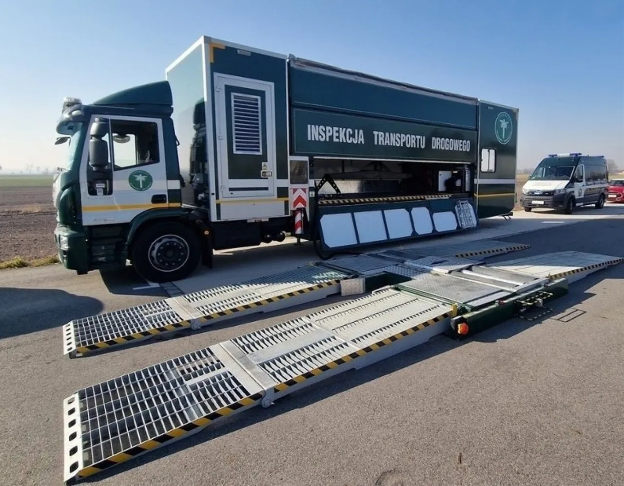 mobilna stacja kontroli pojazdów ciągnik rolniczy