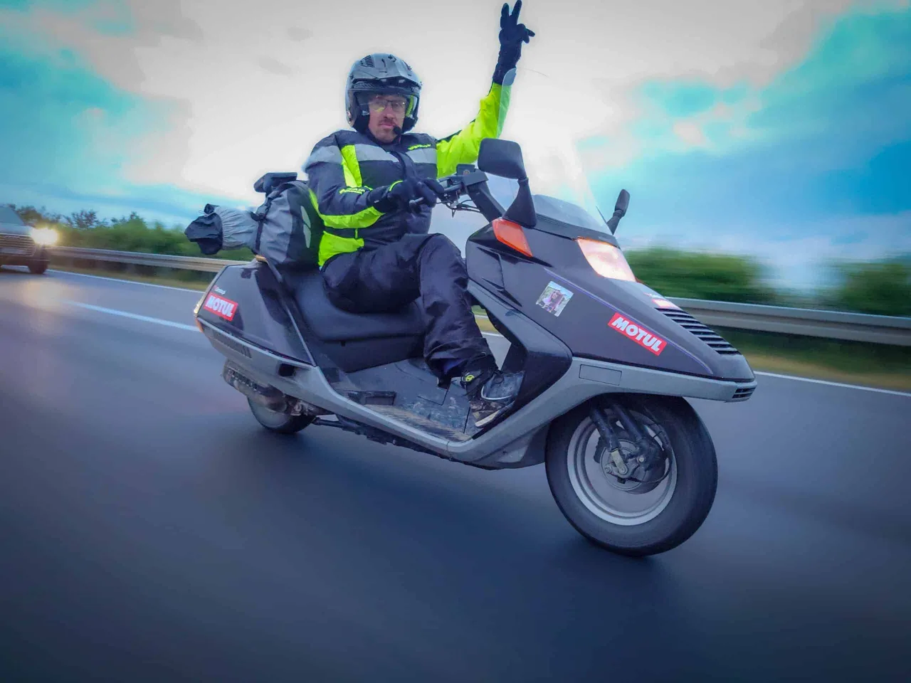 zagrożenia skuter autostrada