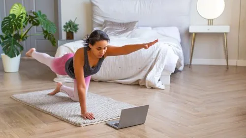 Zdjęcie Joga czy pilates na kręgosłup – co lepiej pomaga na ból i postawę?